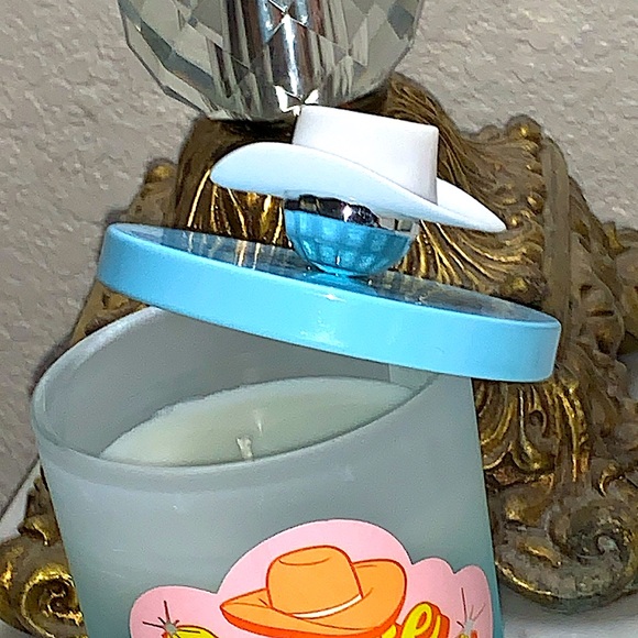 DW HOME CANDLE SPACE COWGIRL GOODIES 8.2 oz DISCO COWBOY 1 WICK NEW - Picture 4 of 6
